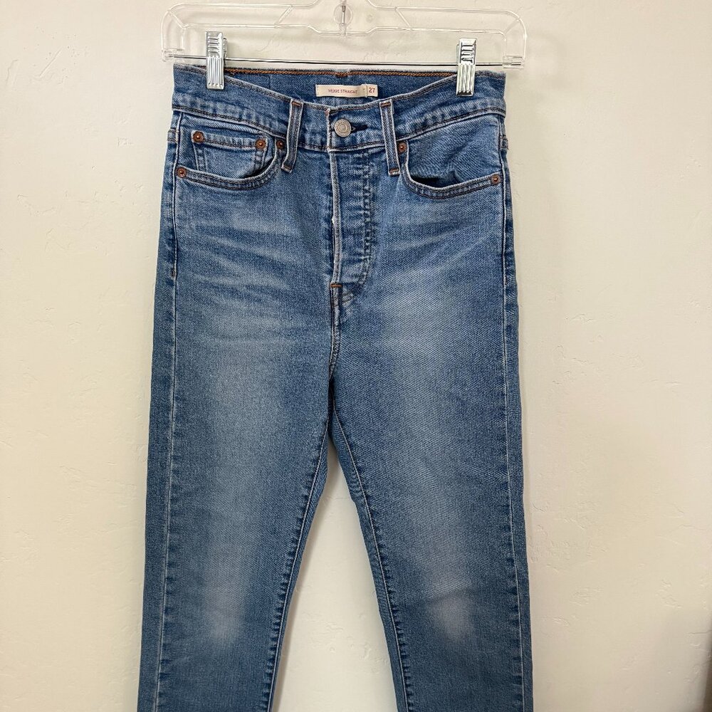 Levi's Wedgie Straight Size 27